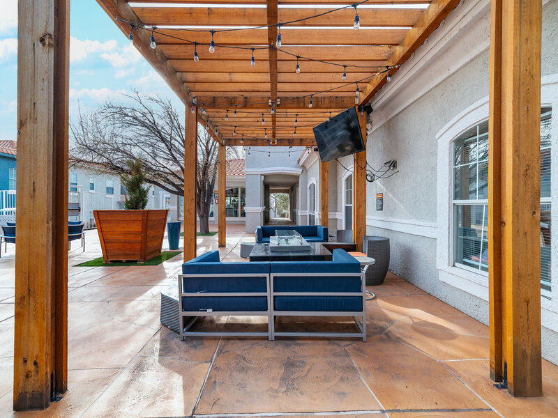 Outdoor Lounge | La Ventana Apartments in Albuquerque, NM