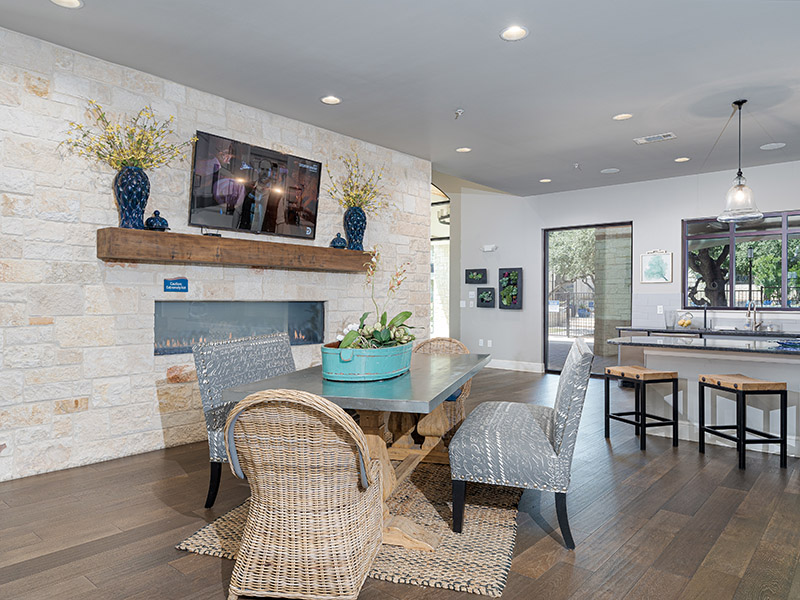 Clubhouse Lounge | Cascadia Apartments in San Antonio, TX