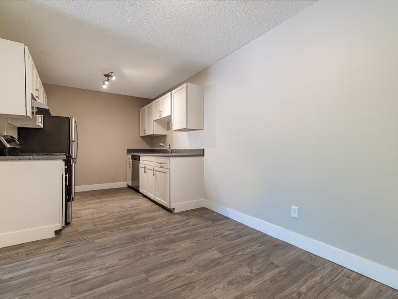 Dining Room and Kitchen | Villas Del Sol II Apartments in Albuquerque, NM