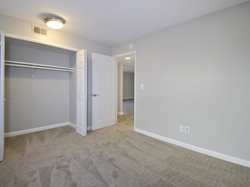 Bedroom | 2 Bedroom | Township Square Apartments in Saginaw, MI