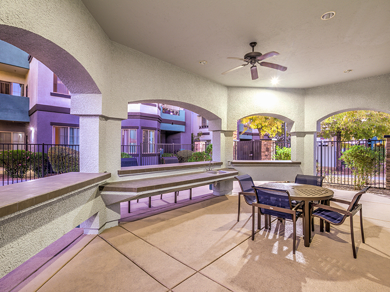 Outdoor Seating Area | Tribeca North Luxury