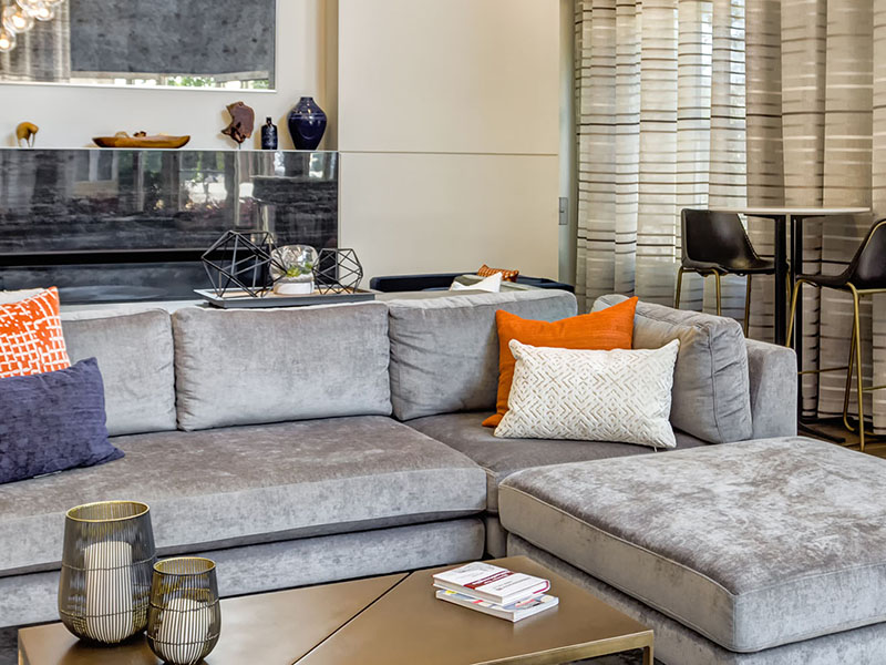 Clubhouse Seating | The Reserve Apartments in Evanston, IL