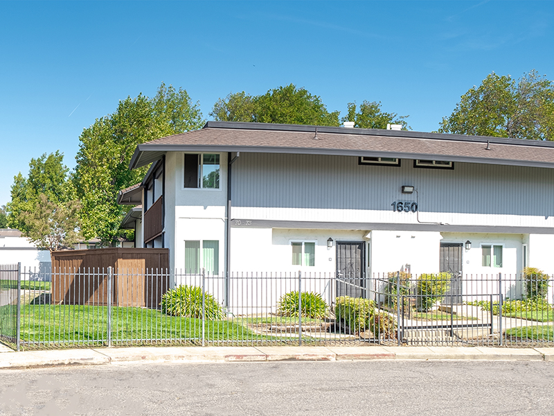 Apartment Entry | Parkside Villa Apartments in Fairfield, CA