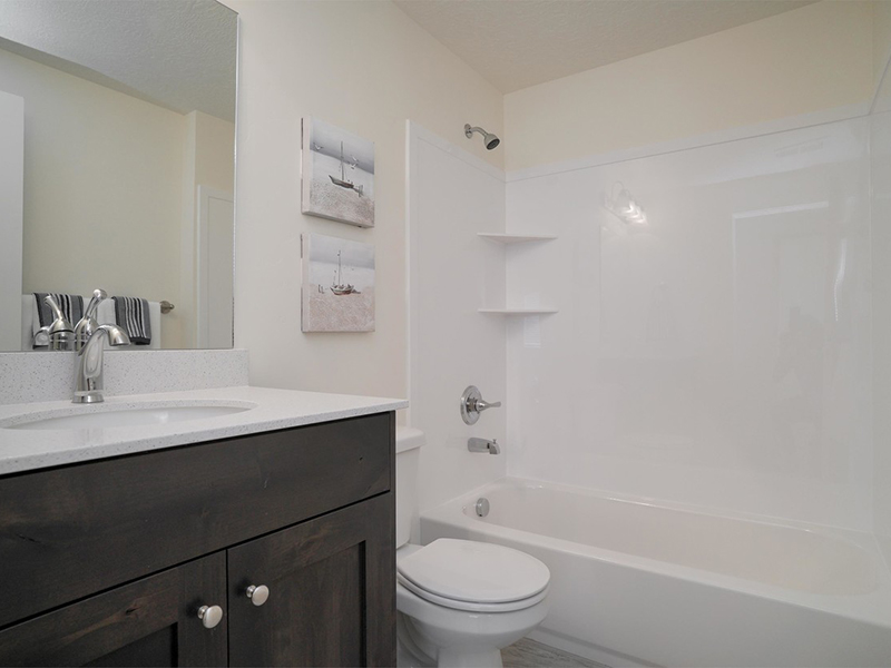 Bathroom | Jaybird Apartments