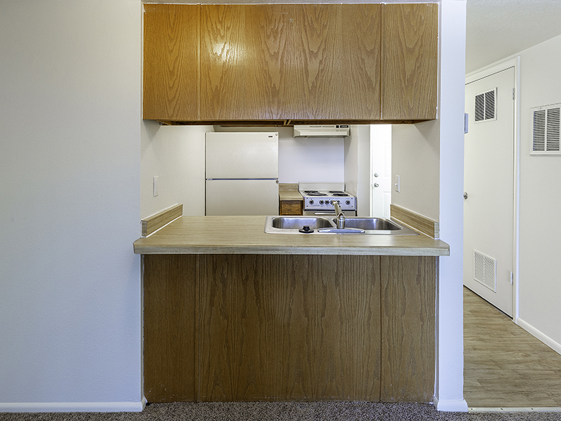 Kitchen | Lookout Pointe Apartments in Provo, UT