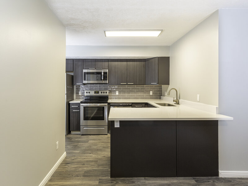 Kitchen | Turnberry Apartments in Millcreek, UT