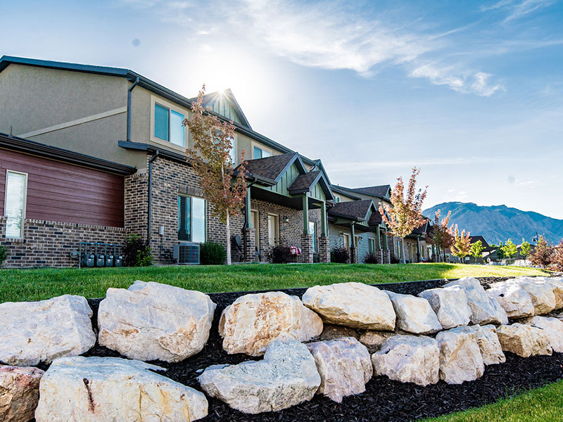 Exterior | Mountain View Townhomes in Ogden, UT