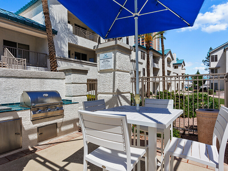 Grill Area | The Met at 3rd and Fillmore Apartments in Phoenix, AZ