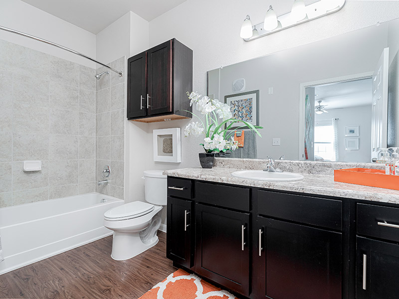 Bathroom | Cascadia Apartments