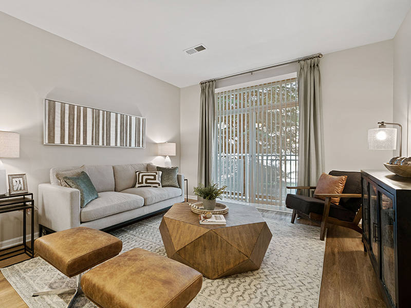 Front Room | The Reserve Apartments in Evanston, IL