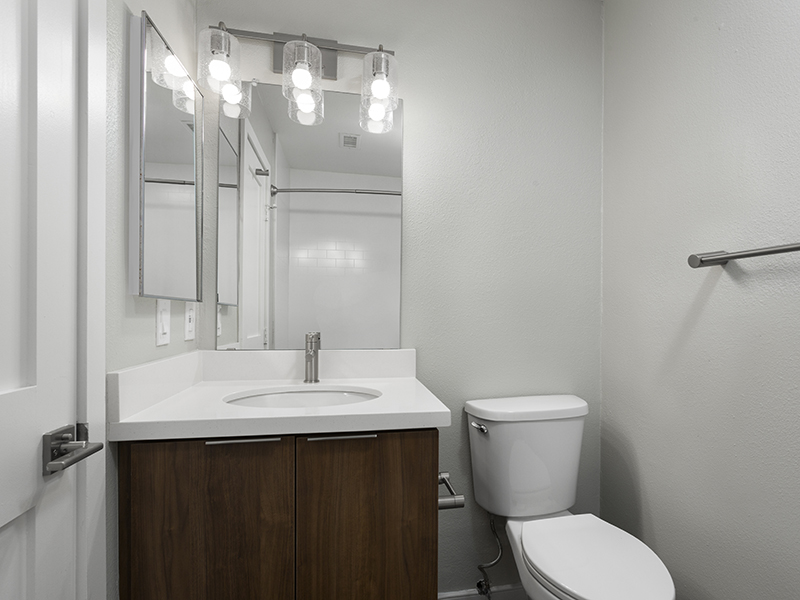 Bathroom | The Crescent at West Hollywood