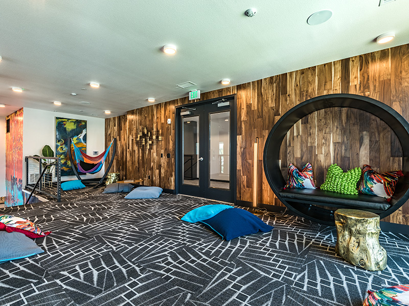 Lounge | Skye at McClintock Station