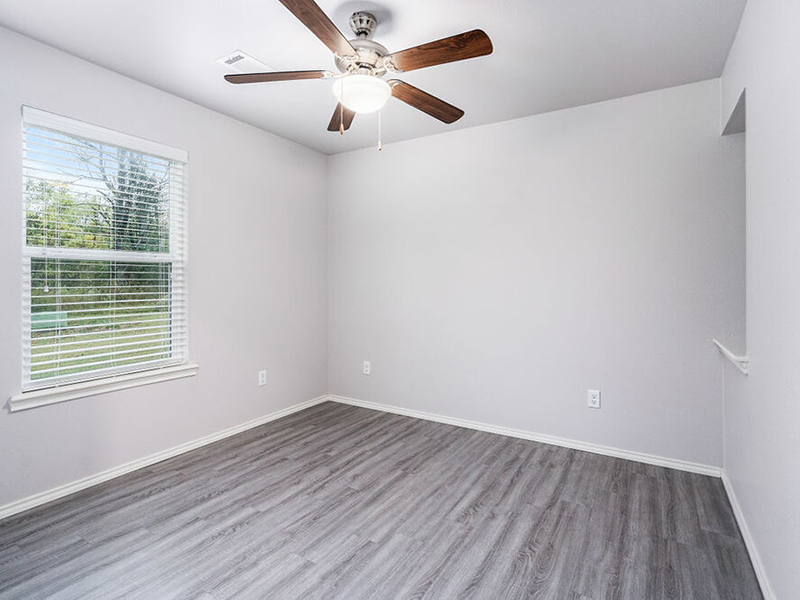 Bedroom | Frisco Apartments on Walnut