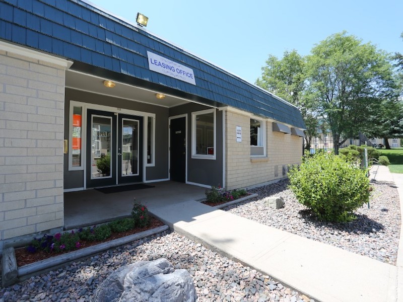 Oxford Pointe | Leasing Office