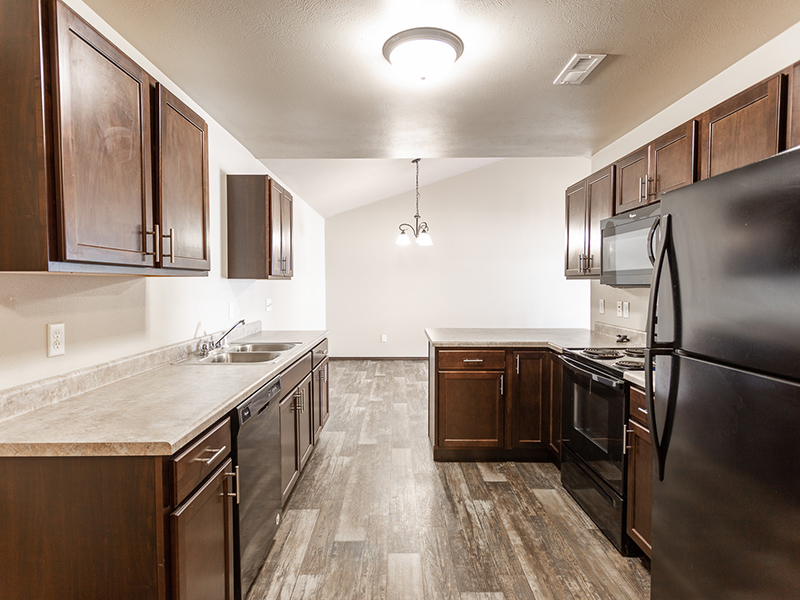 Kitchen | West Pointe Commons Apartments in Sioux Falls, SD