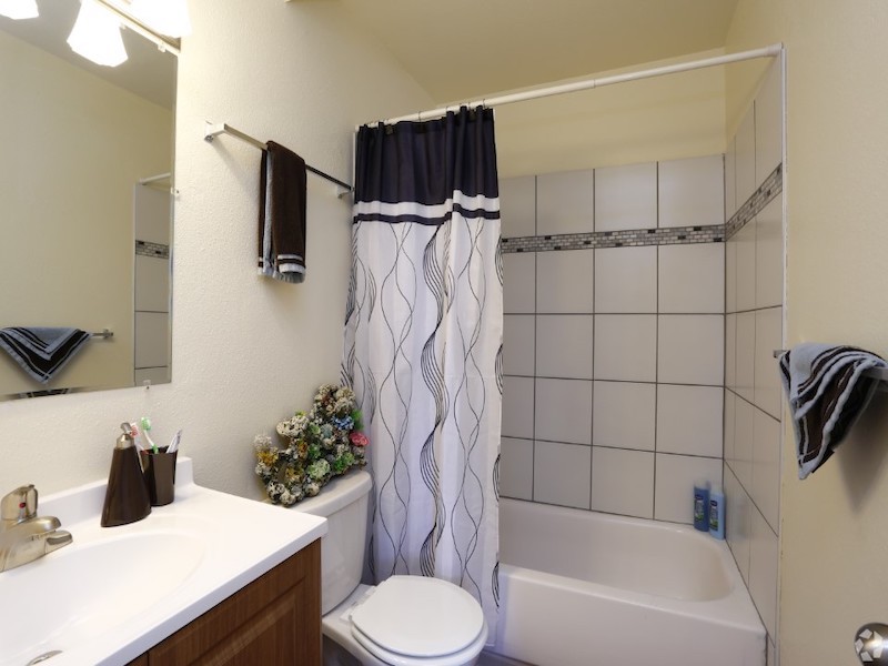 Oxford Pointe | Bathroom