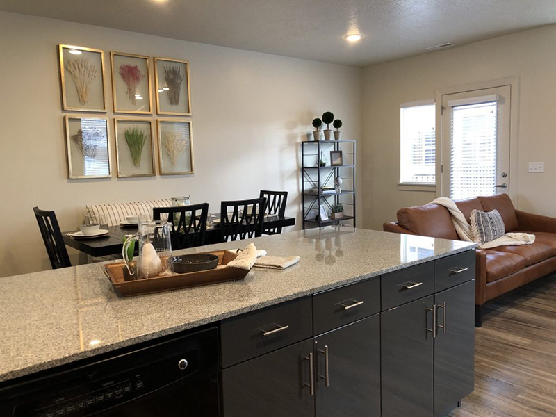 Kitchen | Majestic Townhomes