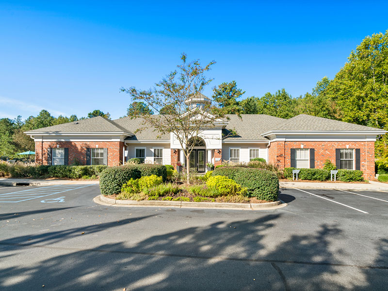Clubhouse Exterior | Millennium Apartments