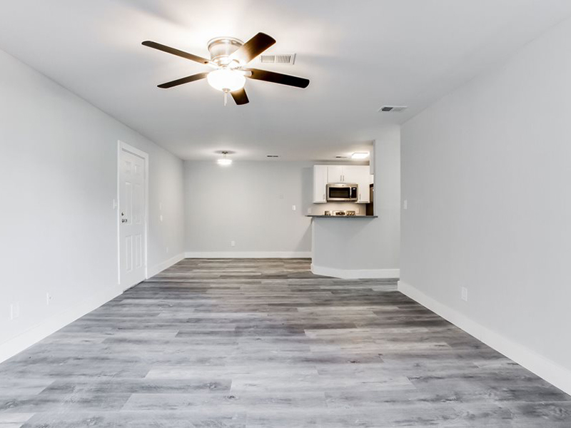 Living Room | Bridlewood Apartments in Conyers, GA
