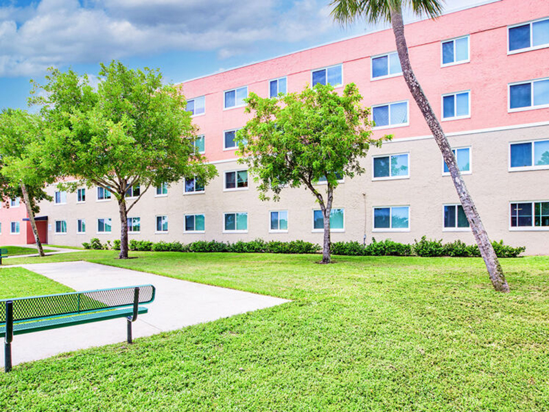 Apartments in West Palm Beach, FL Photos of Lake Mangonia
