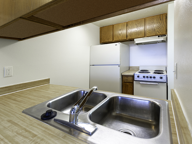 Fully Equipped Kitchen | Lookout Pointe Apartments in Provo, UT