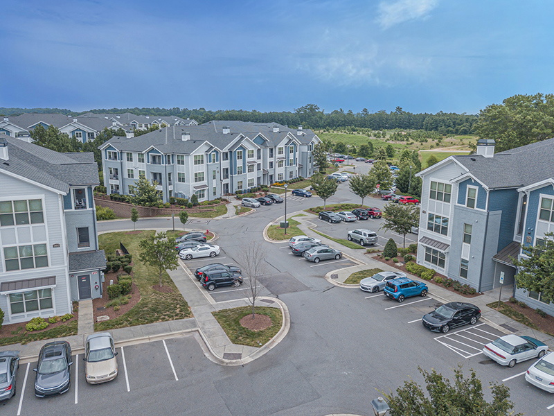 Apartment Exterior | Crest at Brier Creek