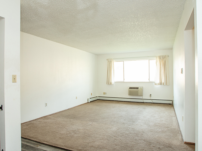 Living Room | Conquistador Apartments in Casper, WY