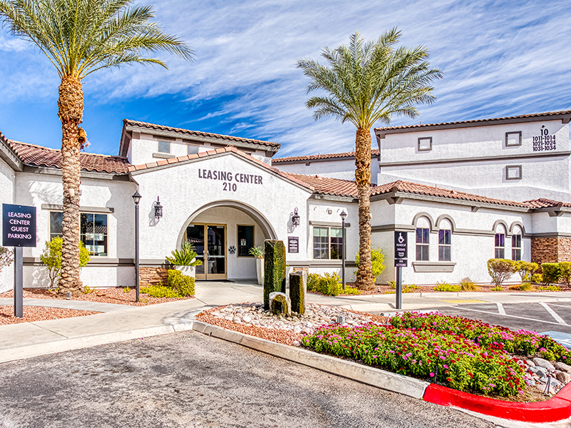 Clubhouse Exterior | Cornerstone Park