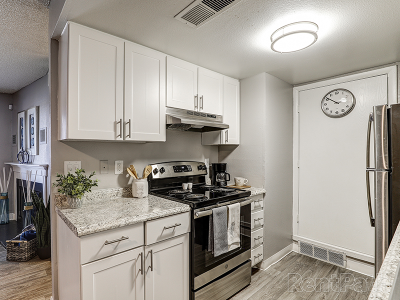 Fully Equipped Kitchen | Edge at Fitzsimons Apartments in Aurora, CO