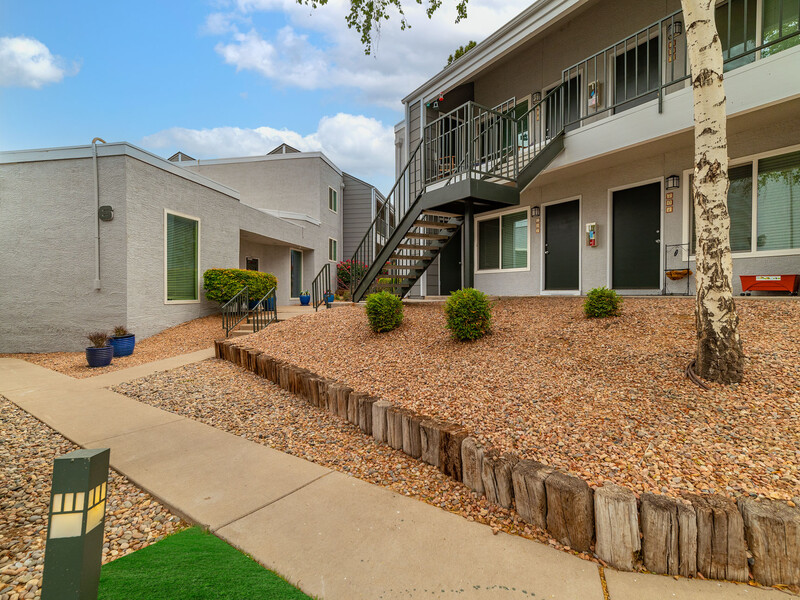 Apartment Building | Villa Serena Apartments in Albuquerque, NM
