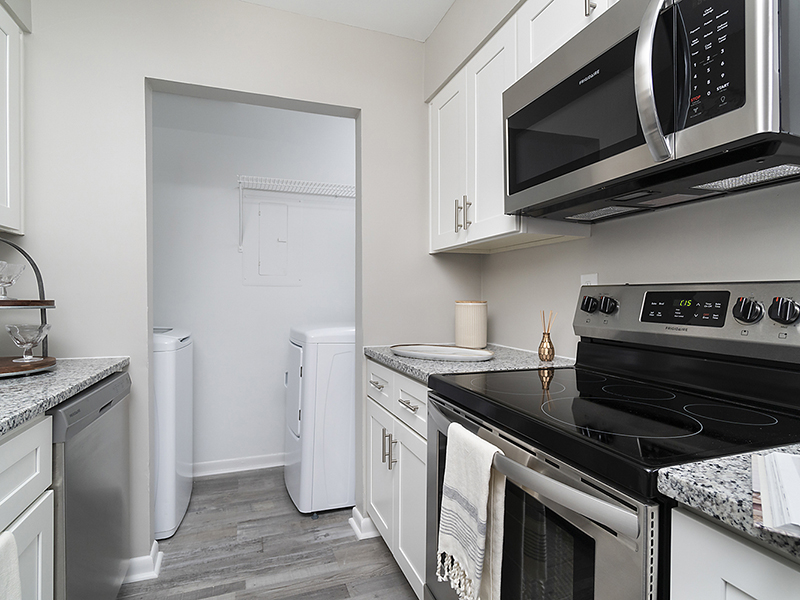 Fully Equipped Kitchen | Orchard Park Apartments in Greenville, SC