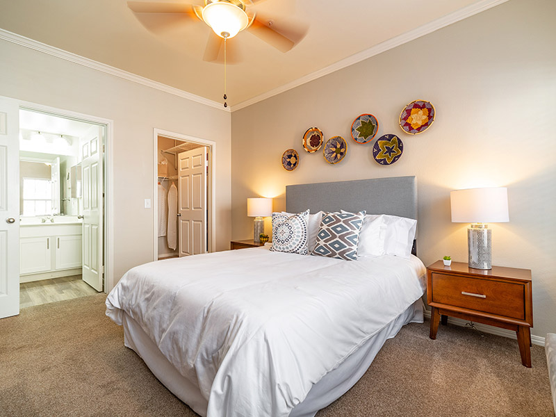 Room | The Enclave Apartments