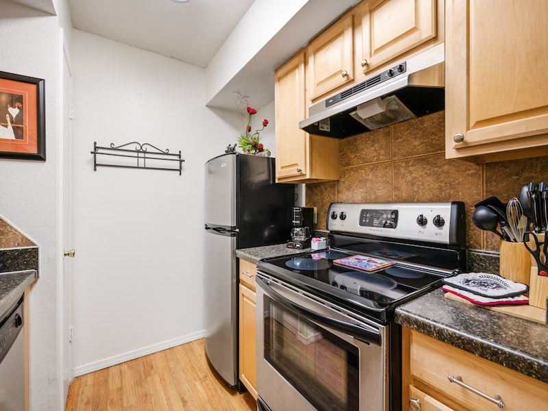 Trestles Condominiums | 1 Bedroom 1 Bath Kitchen | Odessa Apartments