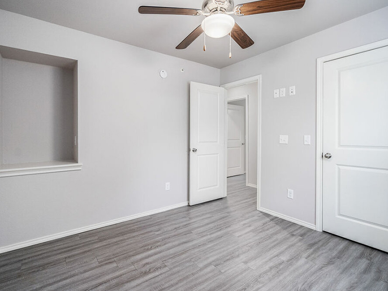 Room | Frisco Apartments on Walnut
