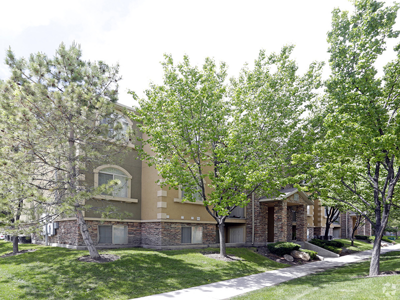 Exterior | Village at Rivers Edge