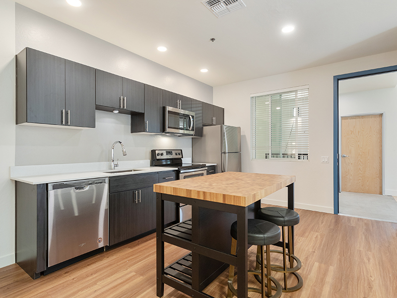 Fully Equipped Kitchen | The Grayson on the Rail