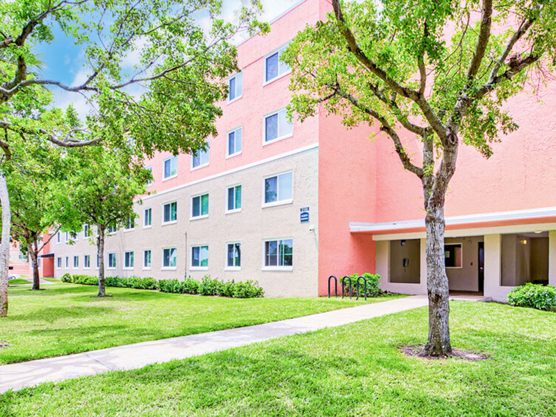 Apartments in West Palm Beach, FL Photos of Lake Mangonia