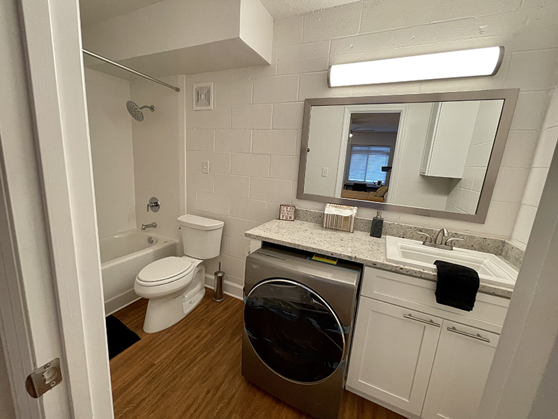 Bathroom | The Edge @ 401