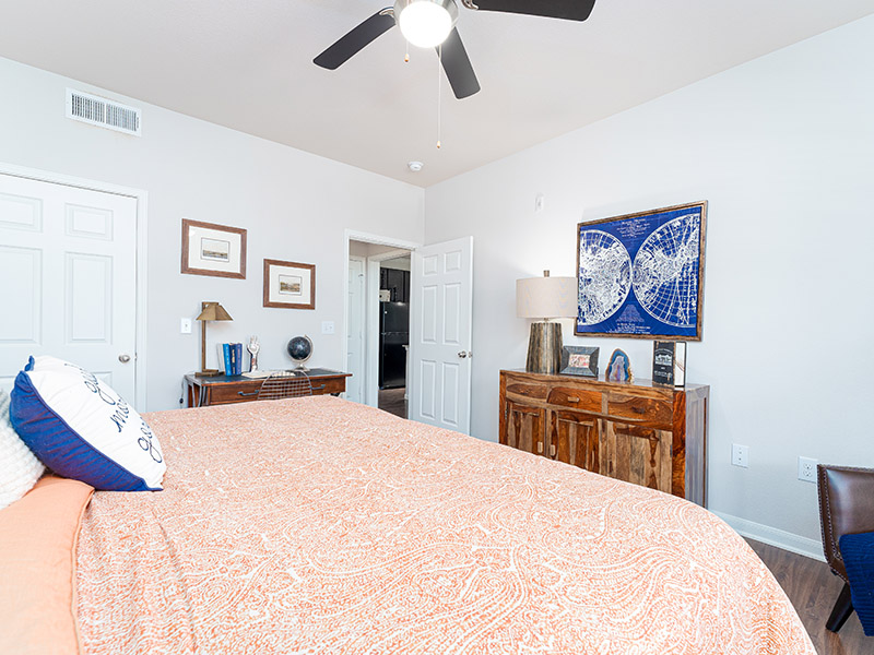 Large Bedrooms | Cascadia Apartments in San Antonio, TX