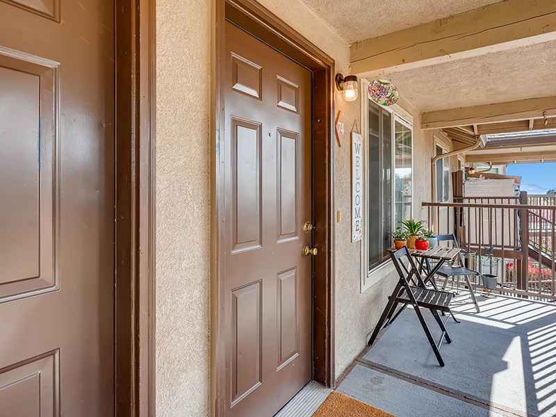 Apartment Entrance | Plaza on Ellsworth Apartments in Vancouver, WA