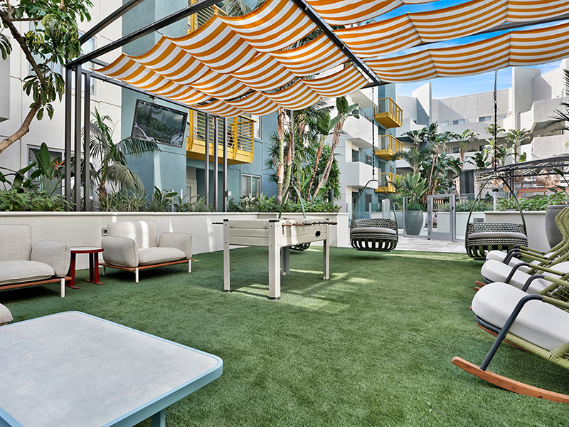 Exterior Lounge | The Oasis Apartments
