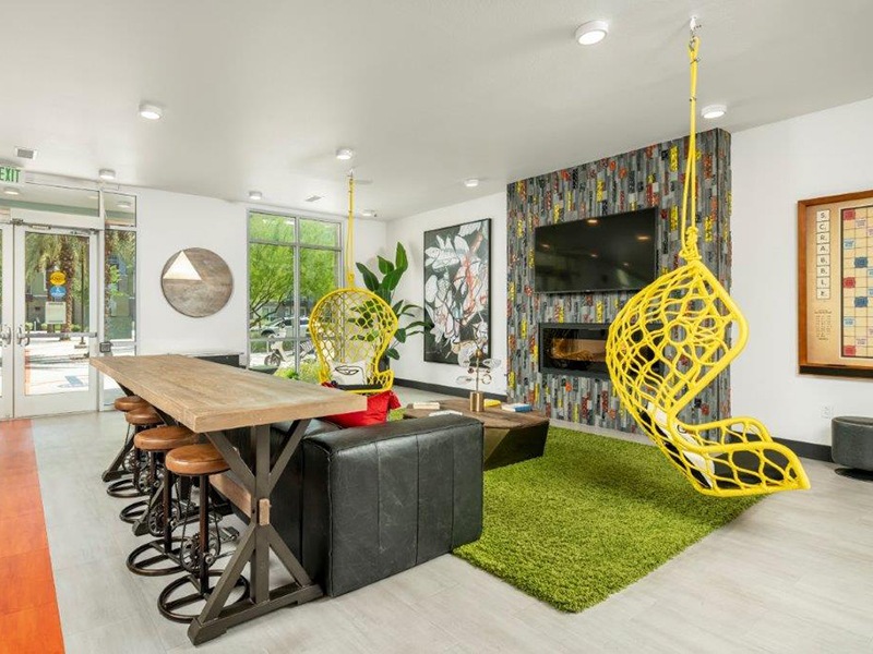 Clubhouse Lounge | Skye at McClintock Station Apartments in Tempe, AZ