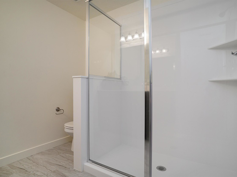 Master Bathroom | Jaybird Apartments
