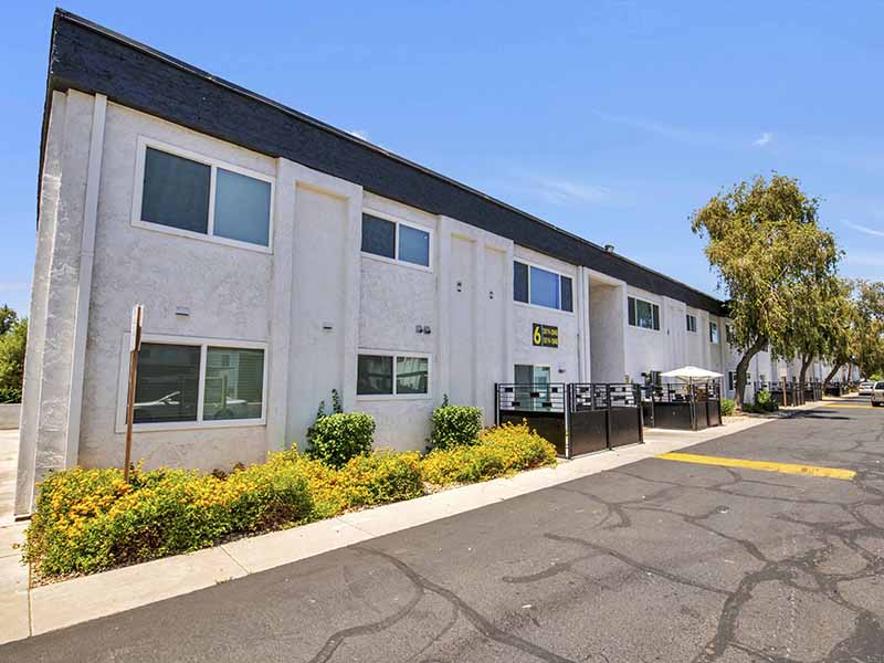 Building | 454 West Brown Apartments
