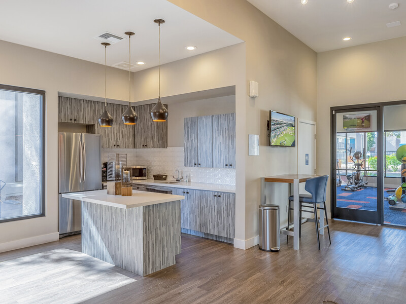Clubhouse | Omnia on 8th Apartments in Tempe, AZ