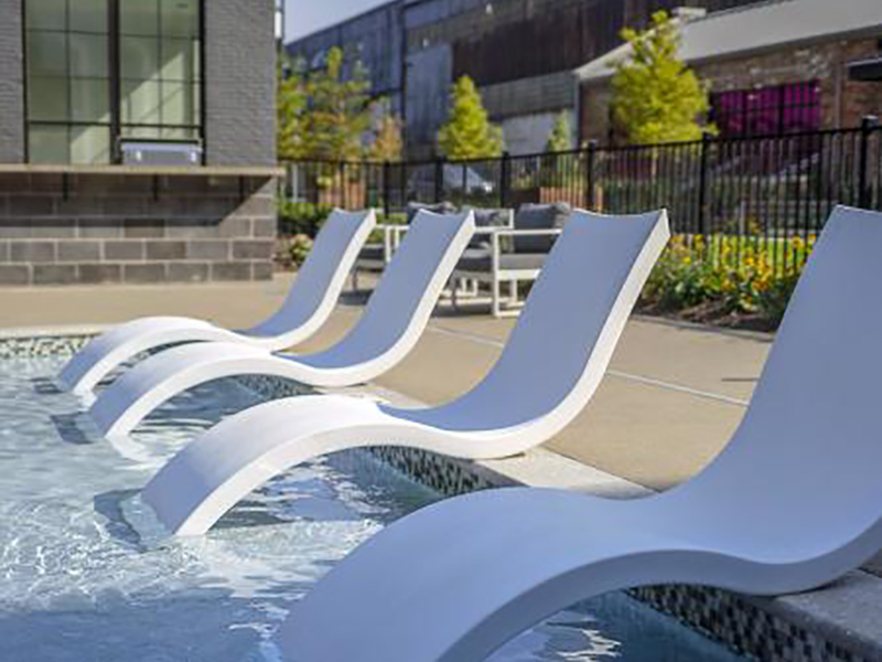 Poolside Seating | Station 324 Apartments in Columbus, OH