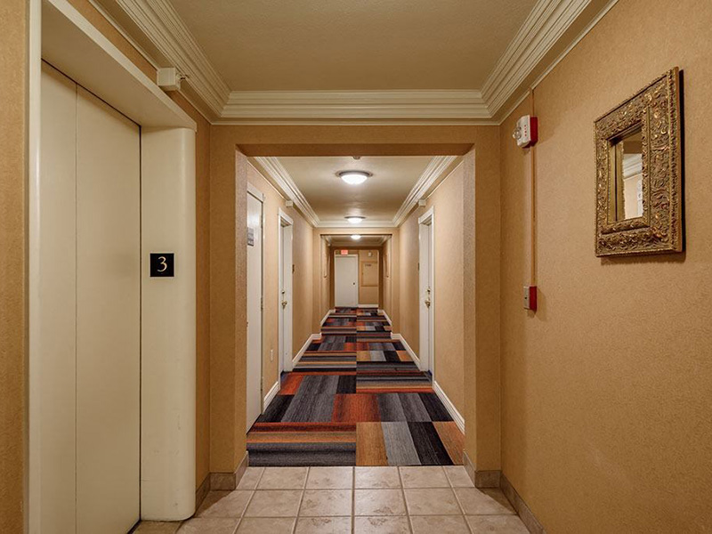 Lobby | The Landmark in Albuquerque, NM