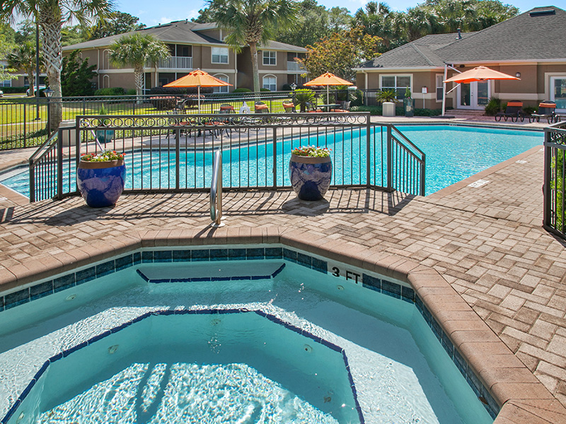 Hot Tub | Crestview at Oakleigh Apartments in Pensacola, FL