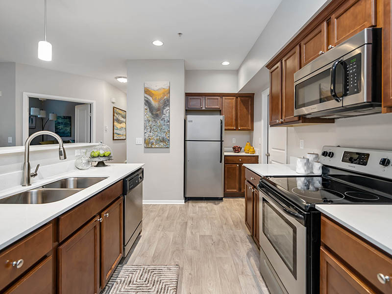 Kitchen | The Outlook Apartments in Graham, WA
