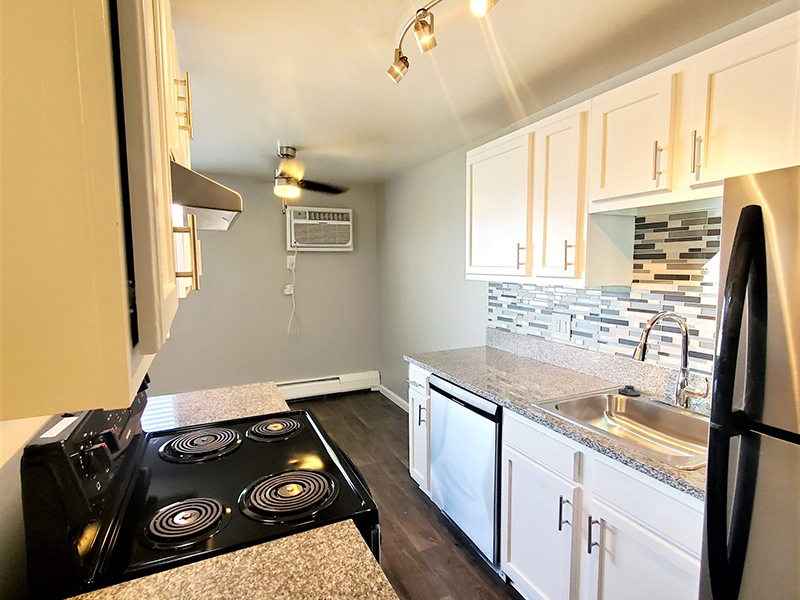 Kitchen | Riviera Apartments in Northglenn, CO